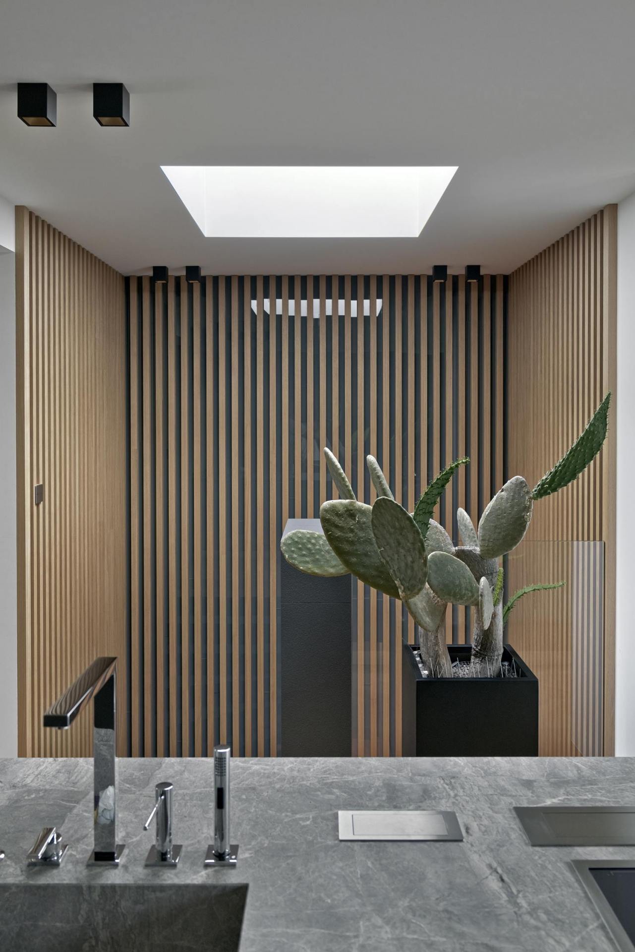 BAJERSOKOL_DARK-BROWN-II_designalive-17