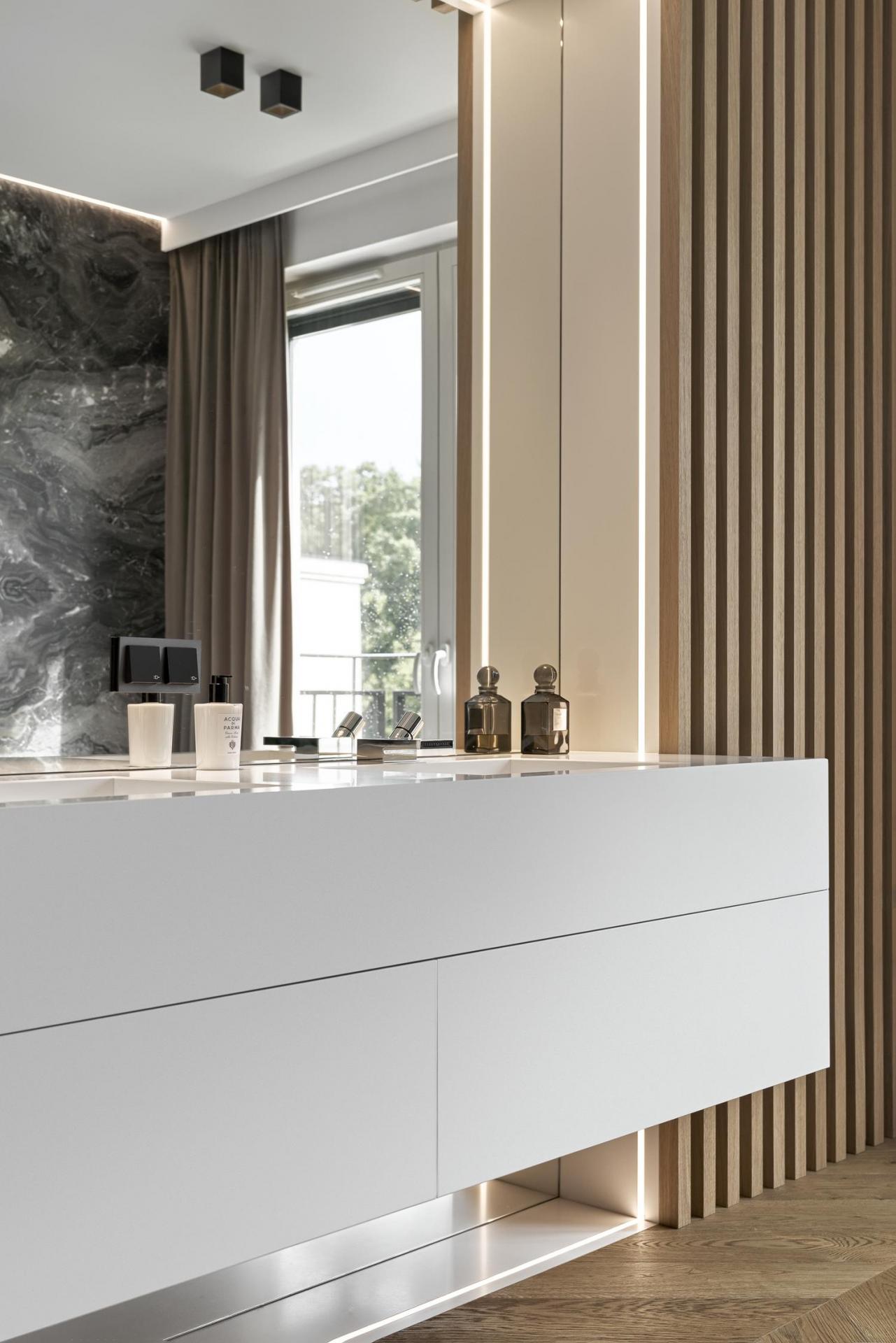 BAJERSOKOL_DARK-BROWN-II_designalive-26