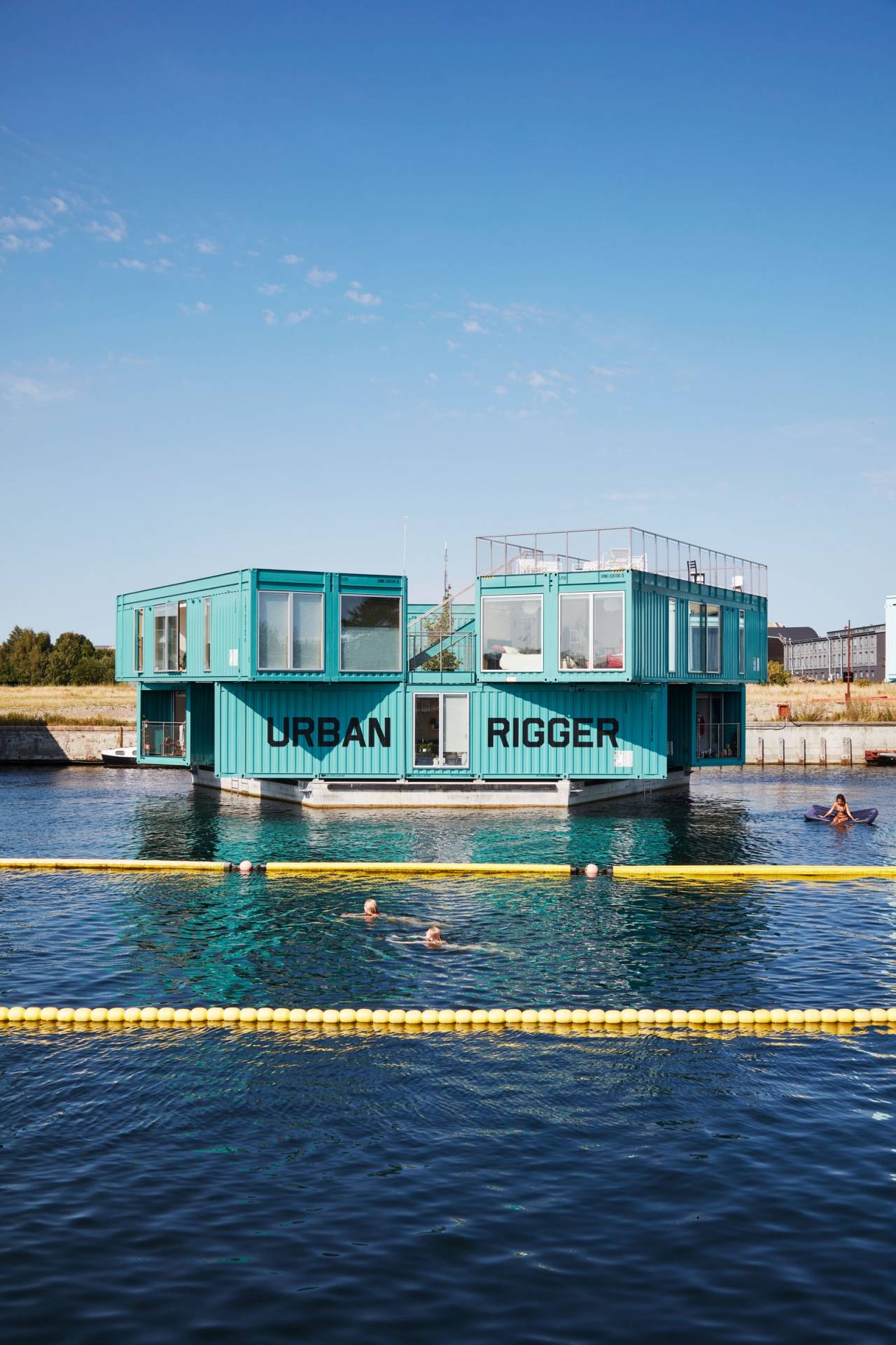 bjarke_ingels_houseboat_foto_pernille_loof_and_thomas_loof_designalive-1