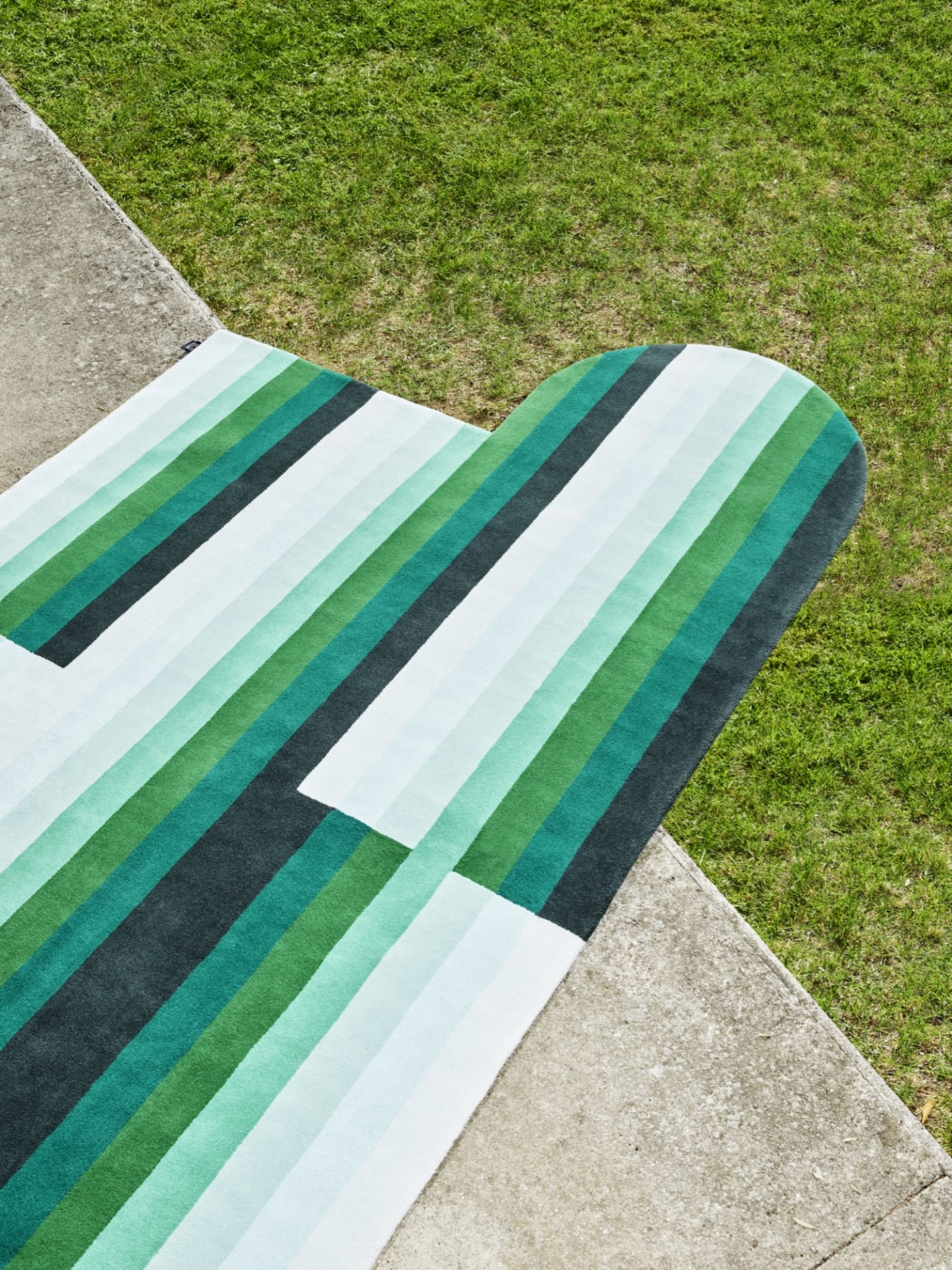 Carpet-Edition_Roquebrune_photo-Omar-Sartor_designalive-5