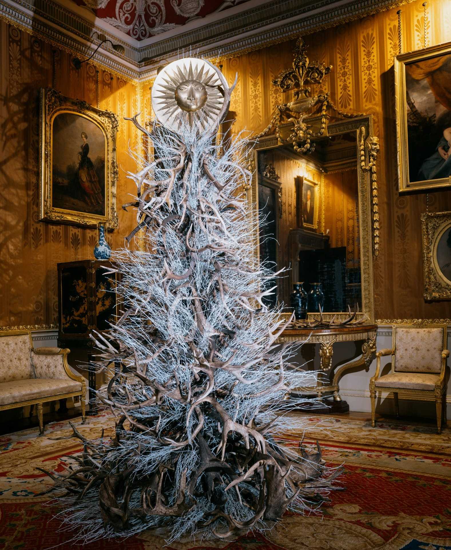 christmas-tree-harewood-house_designalive-10