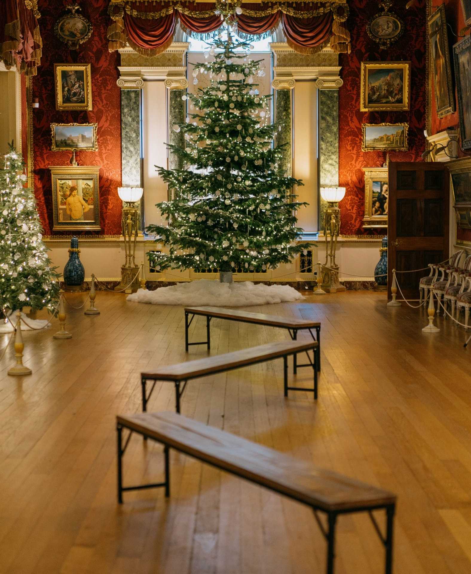 christmas-tree-harewood-house_designalive-12