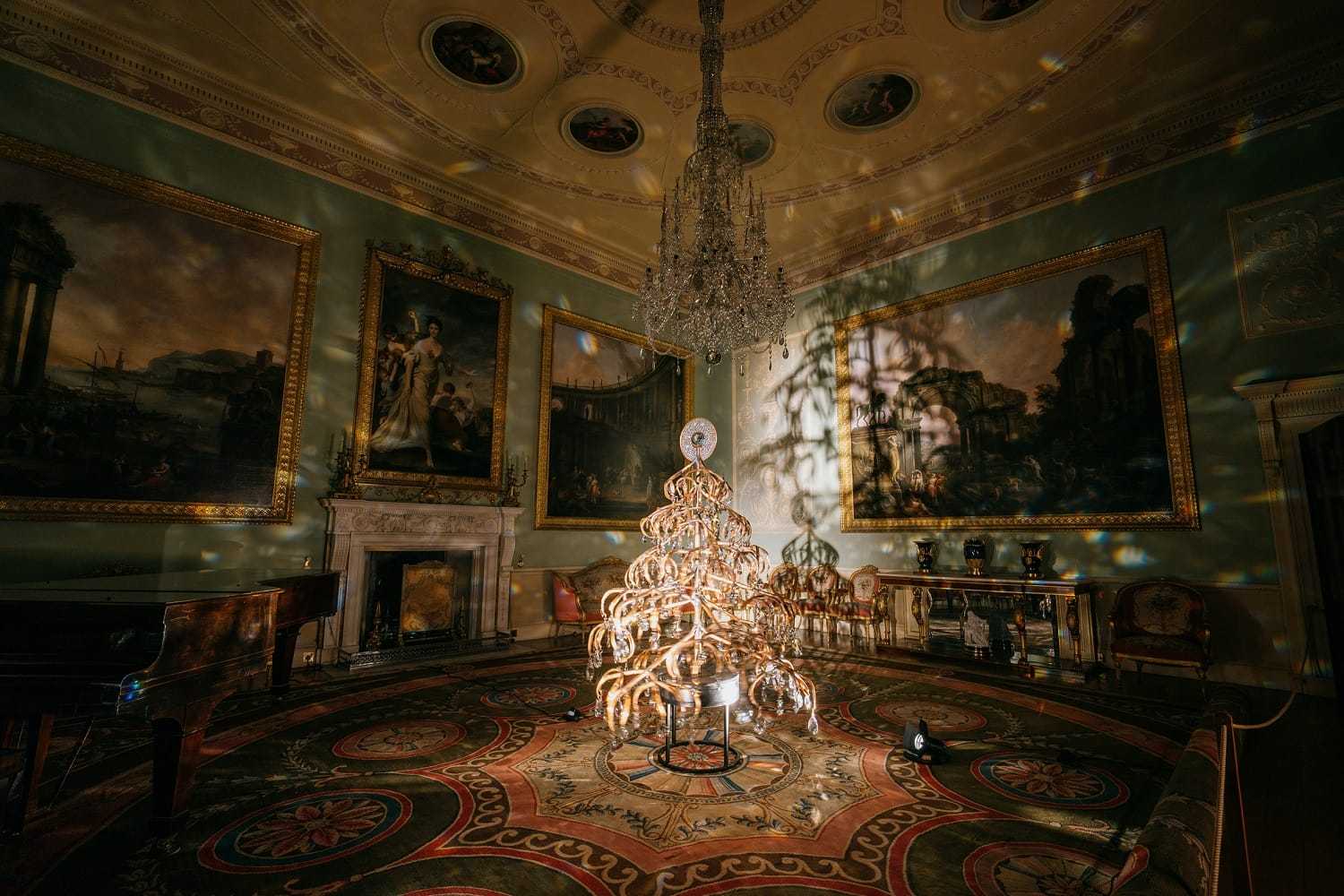 christmas-tree-harewood-house_designalive-14