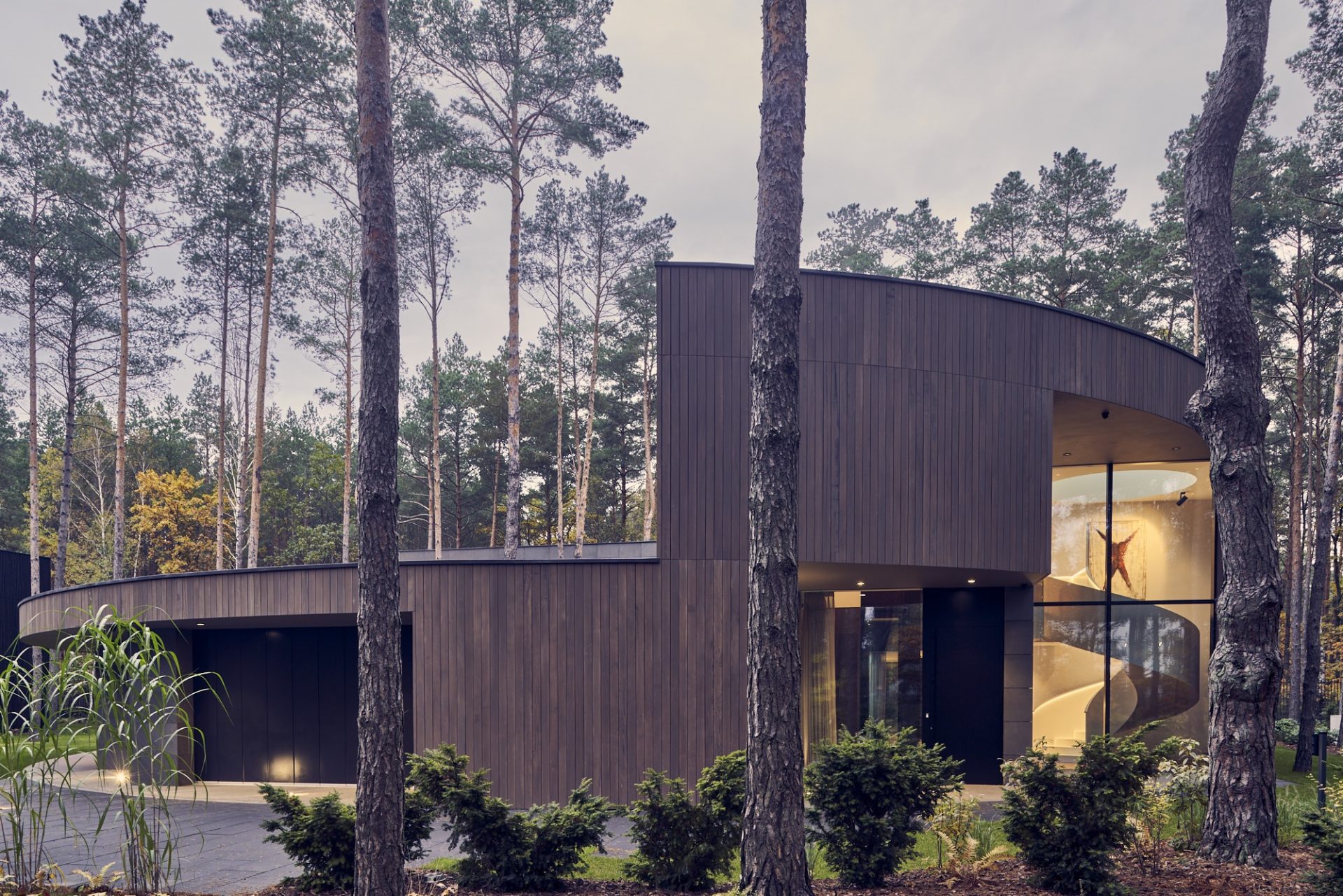 circle_wood_house_designalive-9