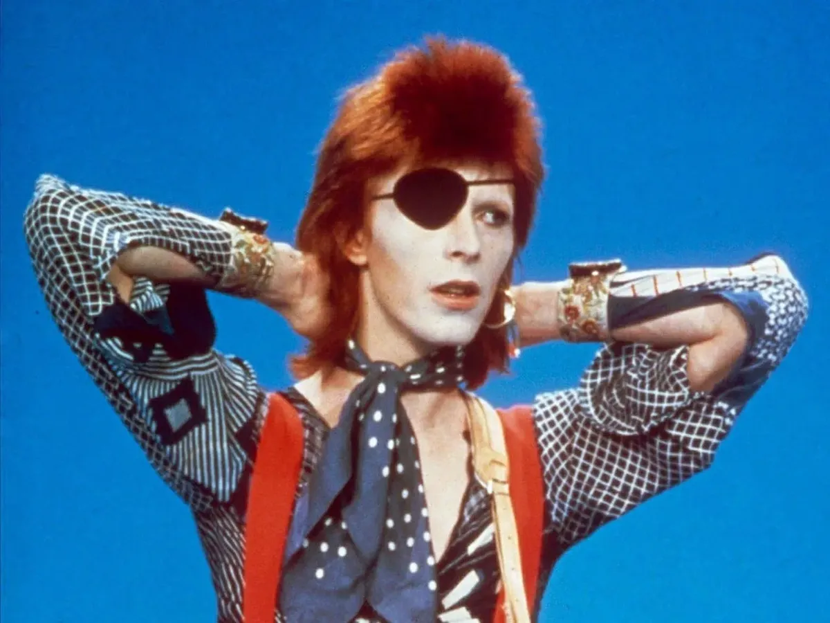 david_bowie_designalive-14