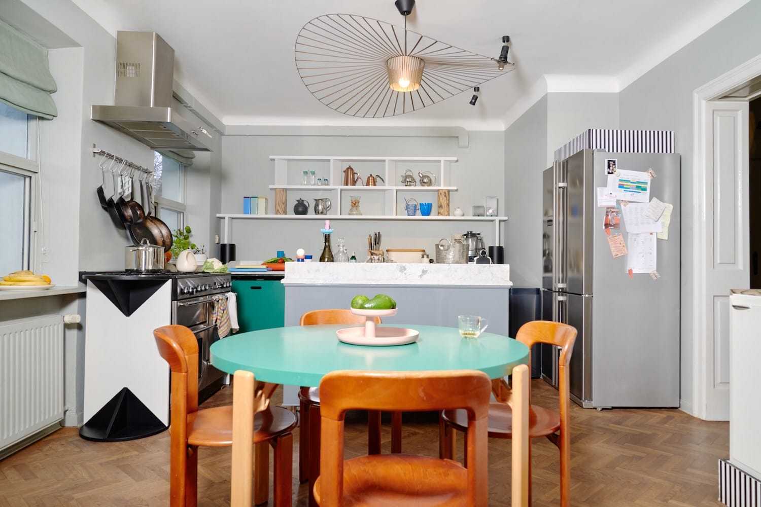 Dom_w_stylu_Memphis_designalive2