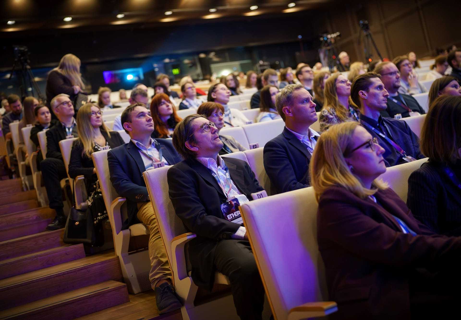 ether_2025_designalive-11