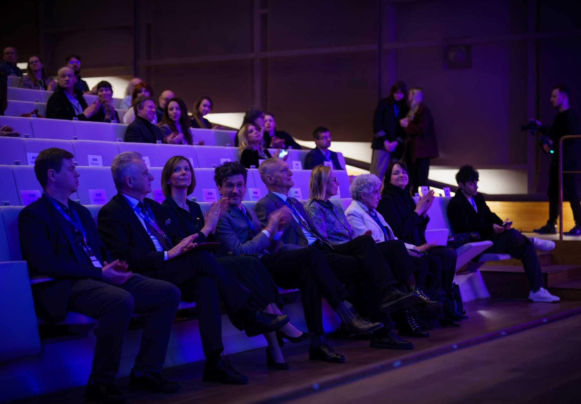 ether_2025_designalive-2