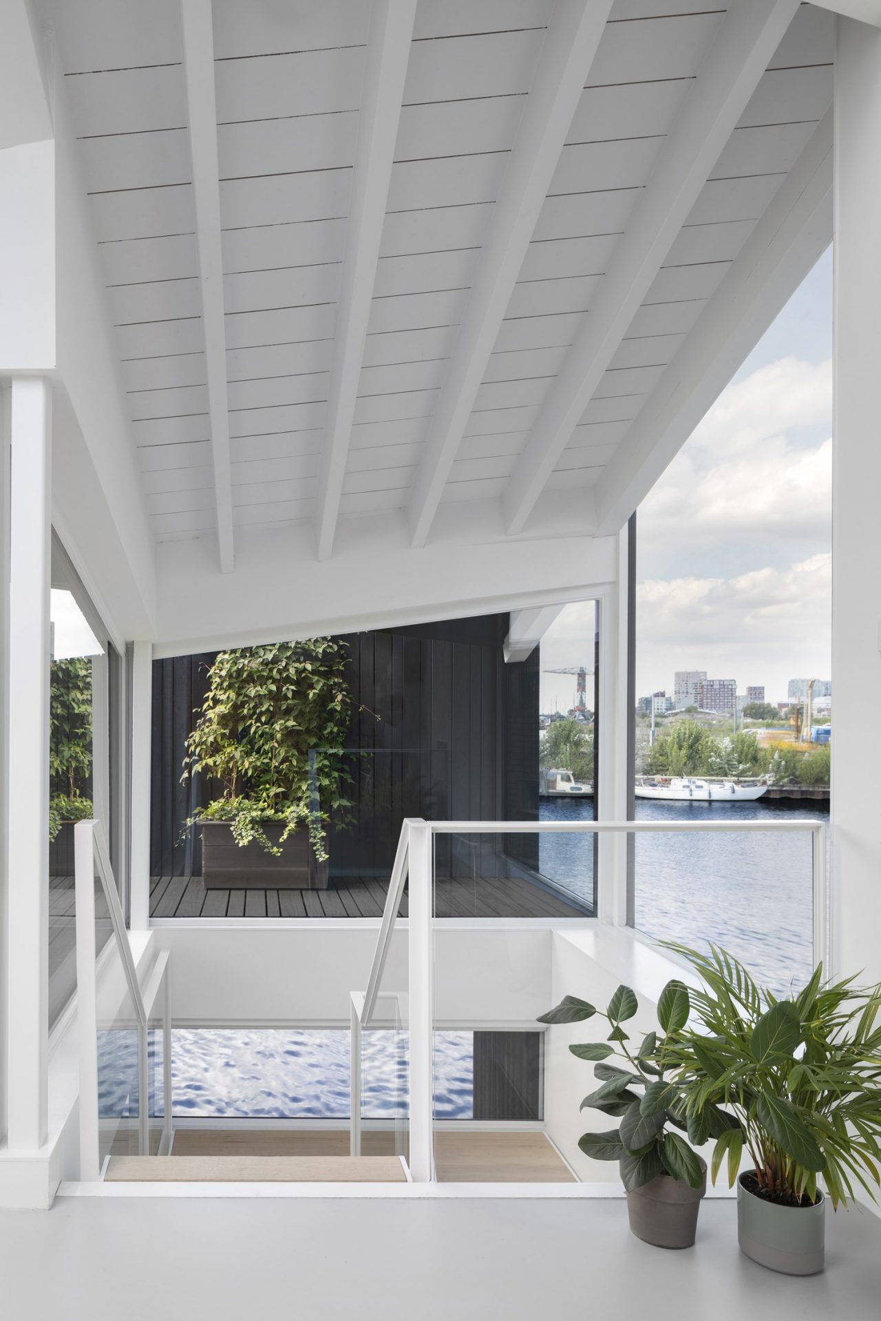 Floating_Home_i29_inside_designalive-10