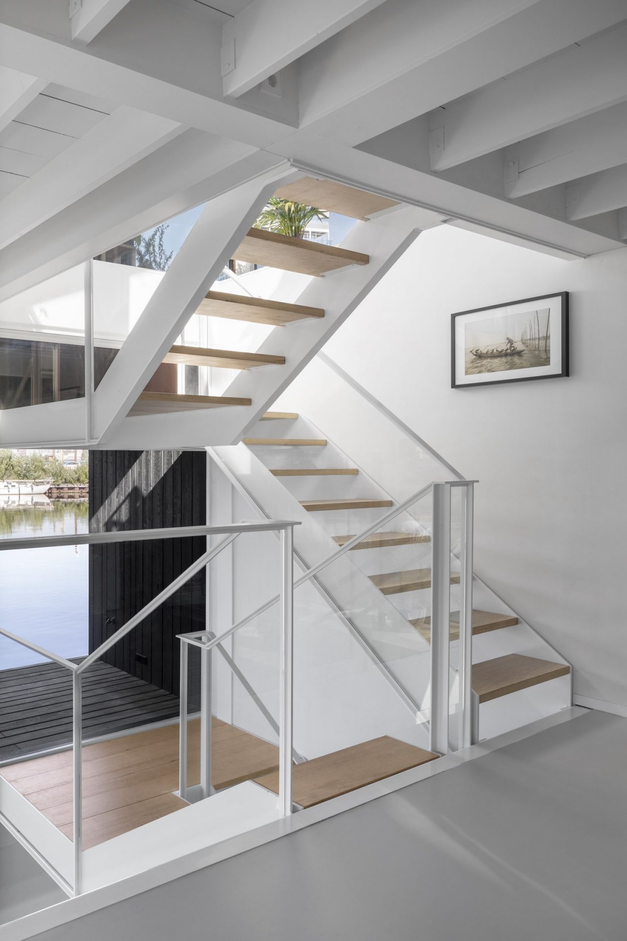 Floating_Home_i29_inside_designalive-2