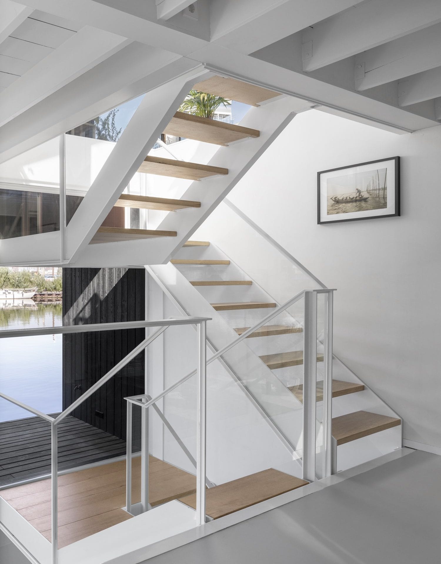 Floating_Home_i29_inside_designalive-2