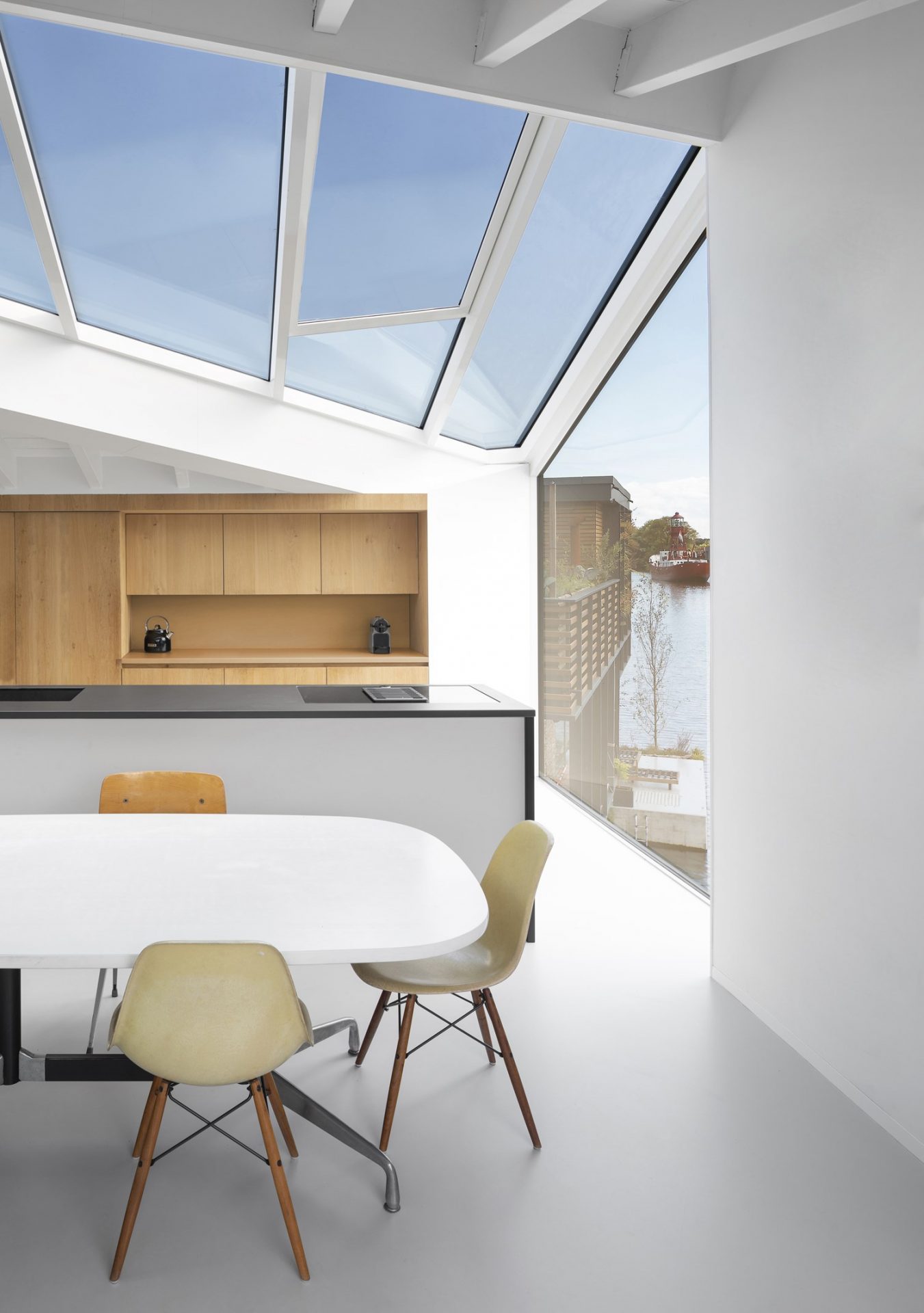 Floating_Home_i29_inside_designalive-9