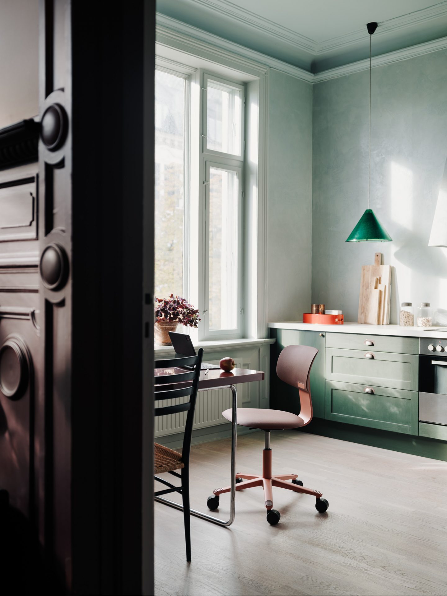 HÅG Tion - Maximalist Kitchen