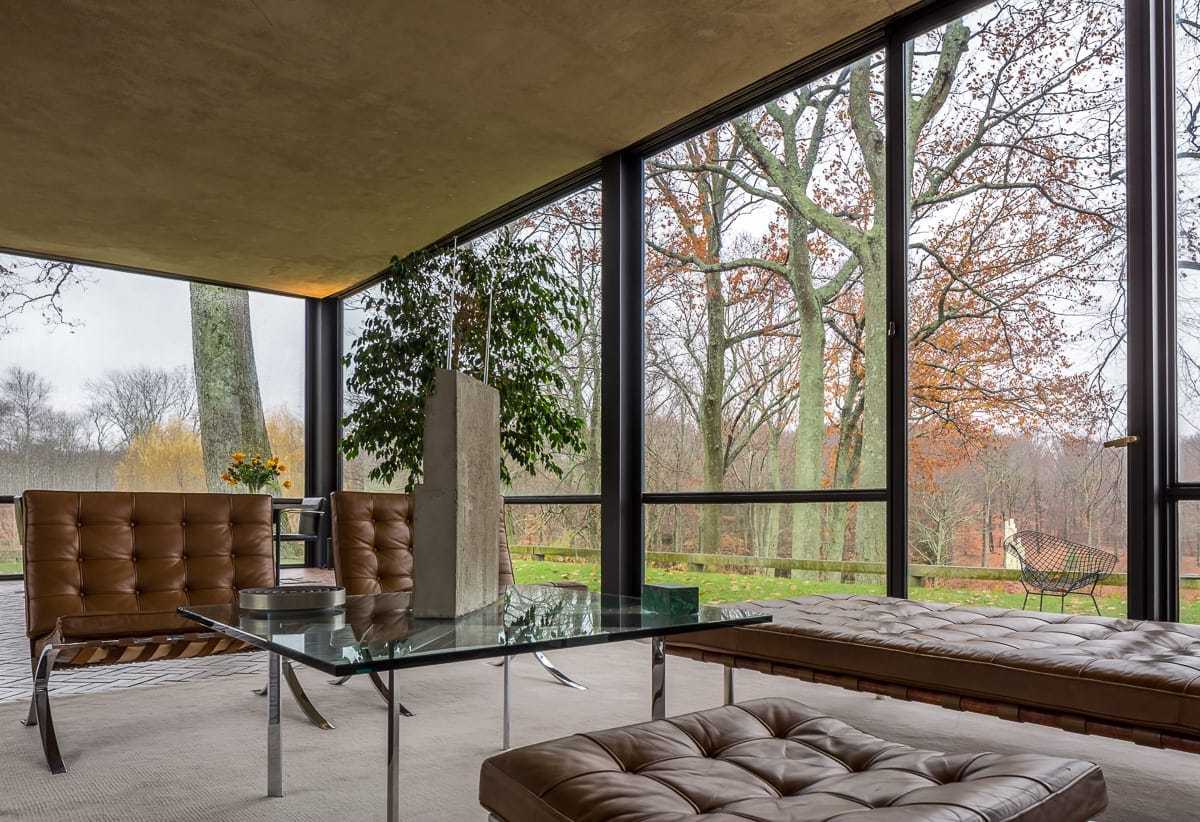 philip-johnson-glass-house-designalive-9