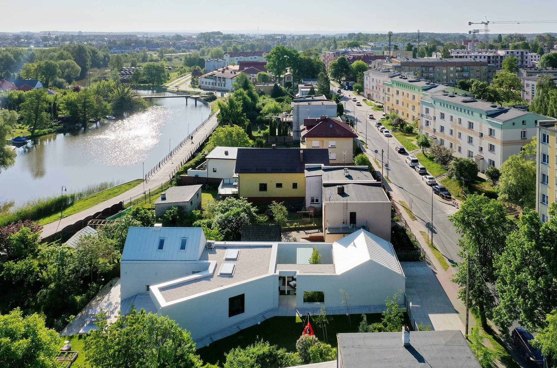 pyt.04_IFA_Group_House_in_Ilawa_photo_Sebastian_Malyszczyk_Poland_by_locals_03