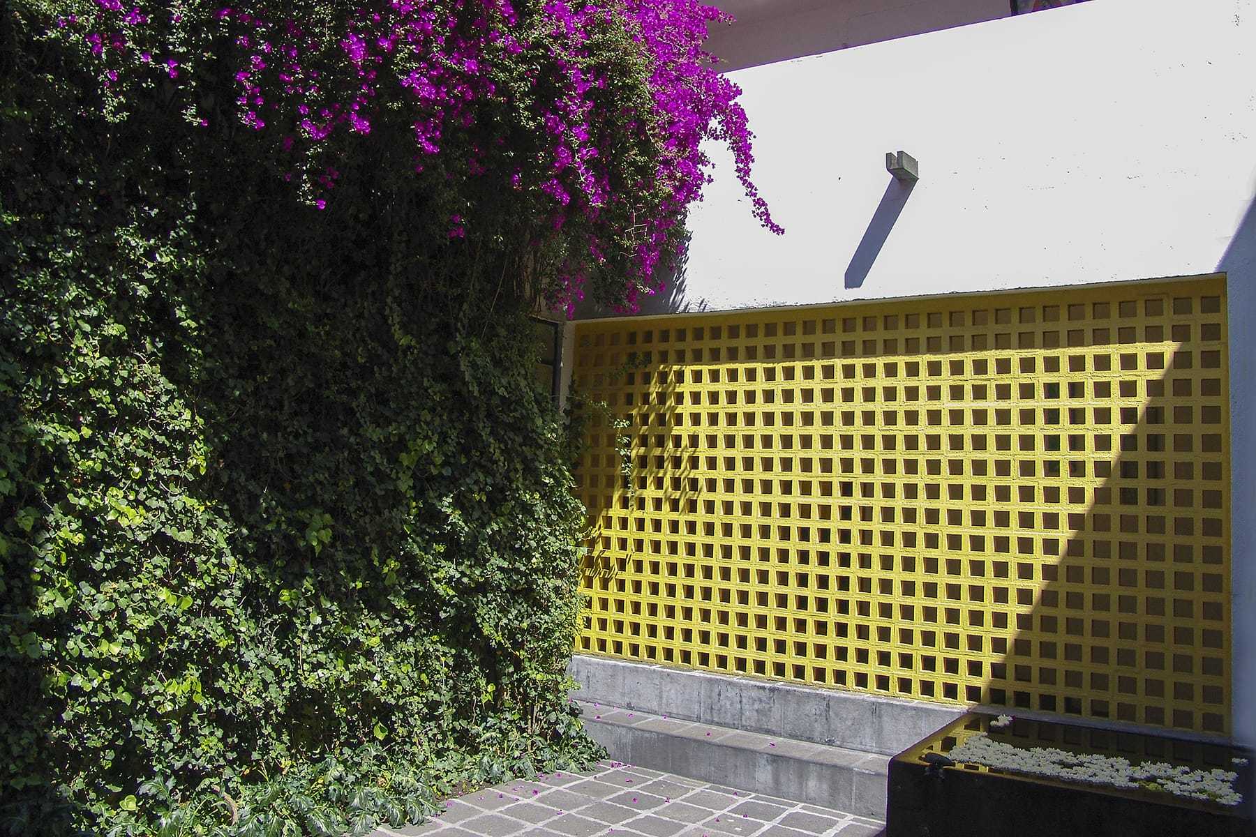 Luis-Barragan-House-designalive-19