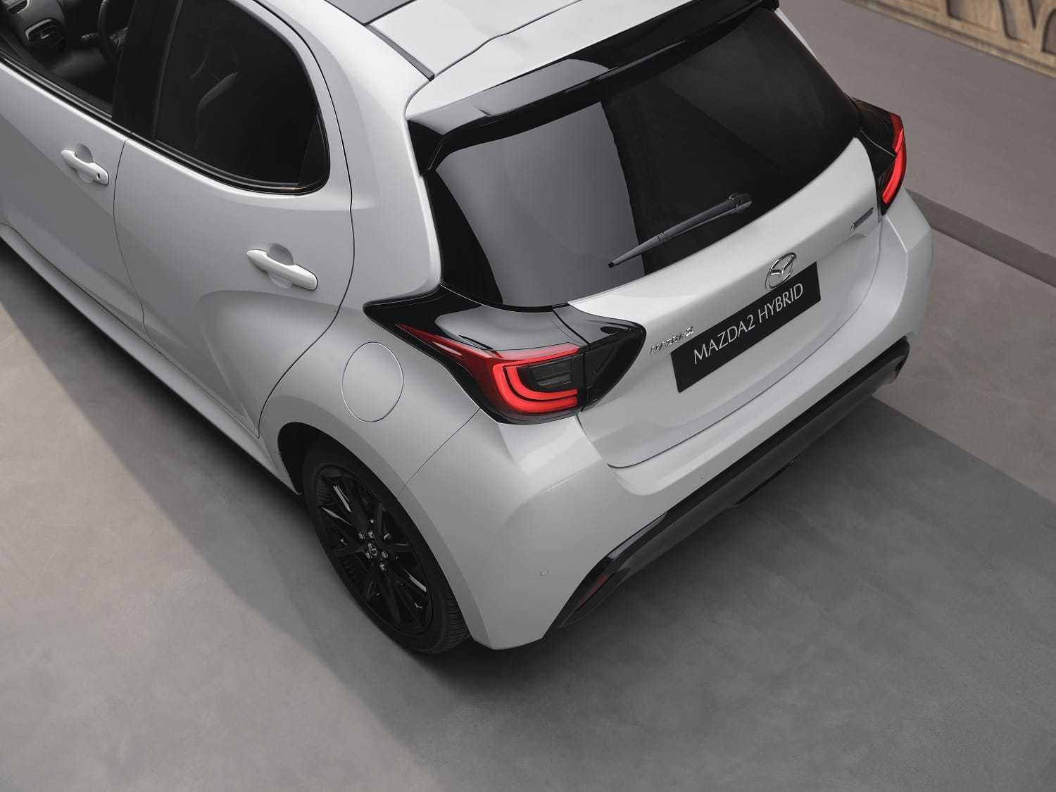 Mazda2_Hybrid_Jan_Bajtlik_designalive-1