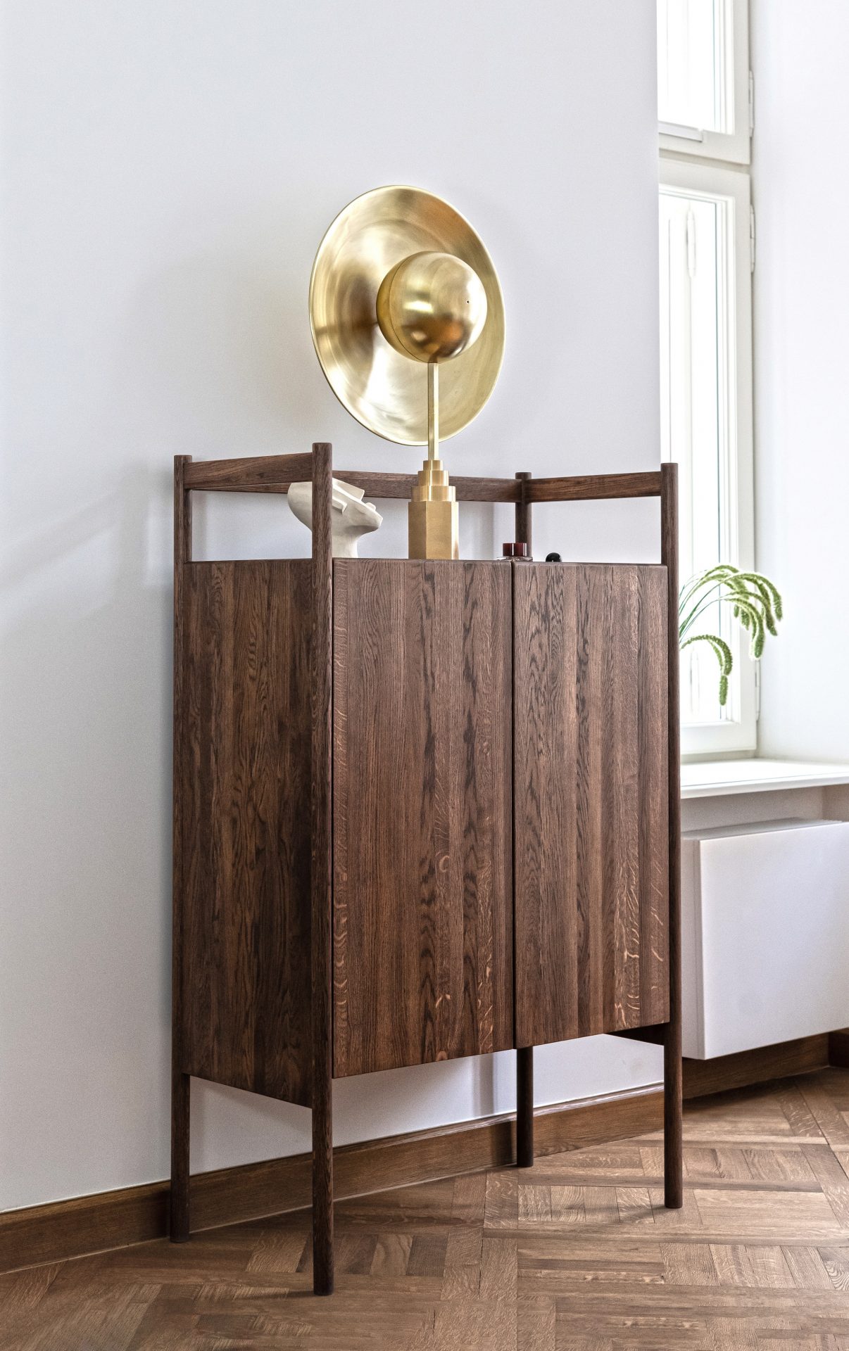 Metropoli_-FONDU-Furniture_designalive_Komoda-Impero-orzechowy-dab