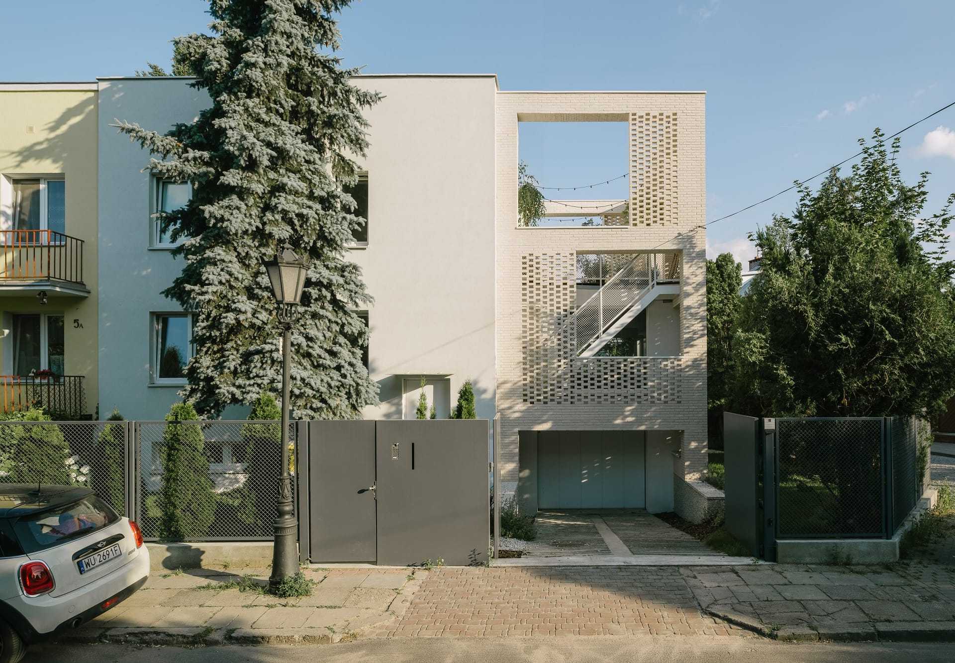 House for W