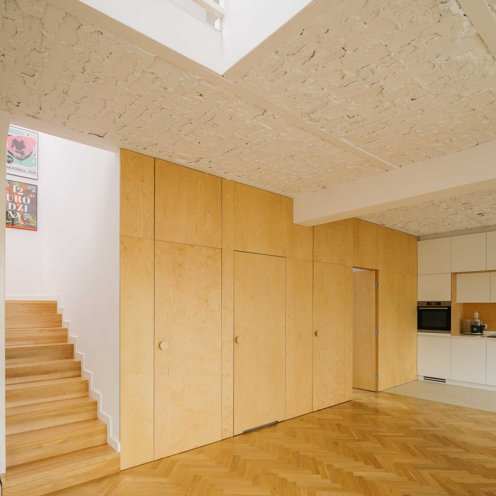 House for W