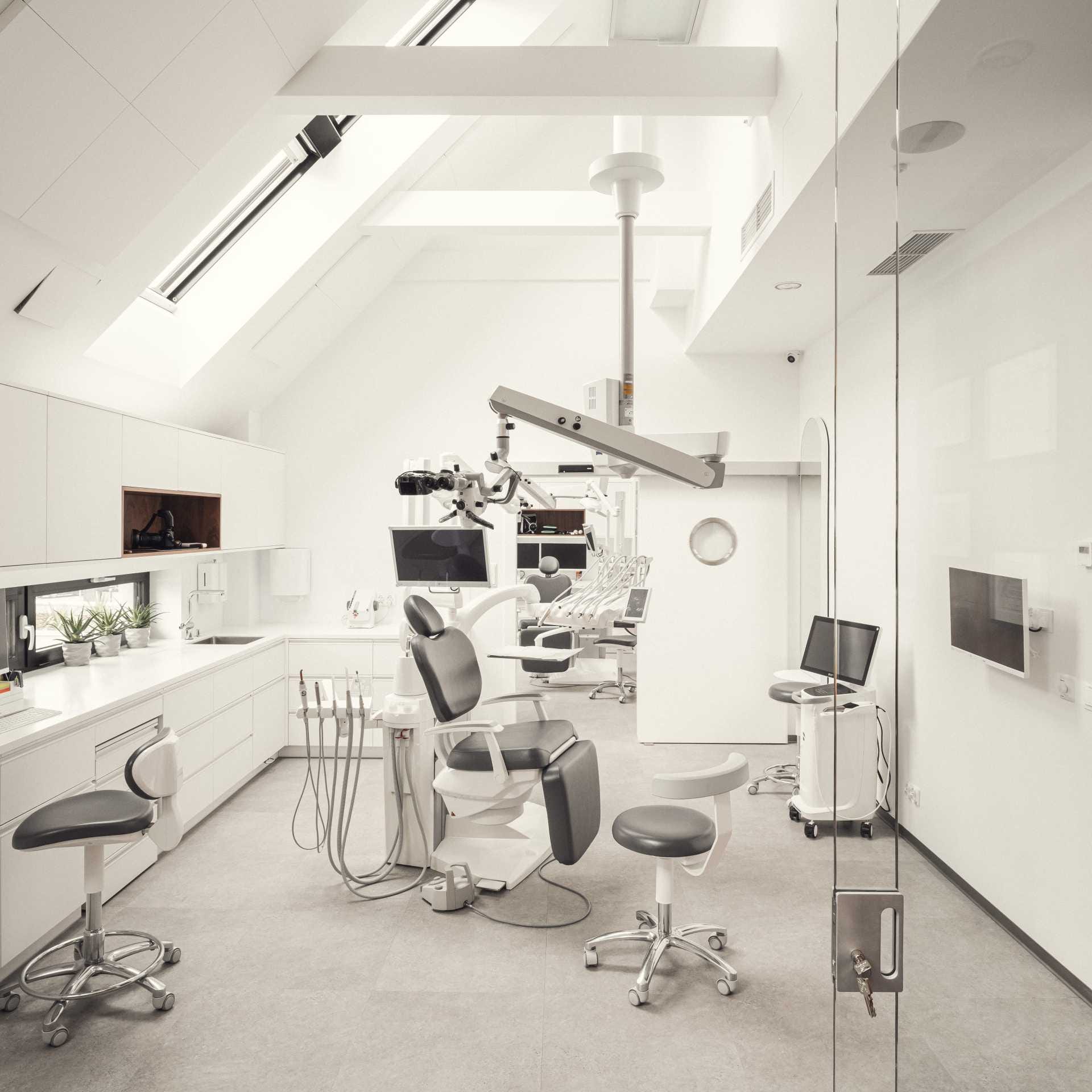 Nawrocki-Clinic-Gdansk-IFAgroup_Klinika_Dentystyczna-designalive-13