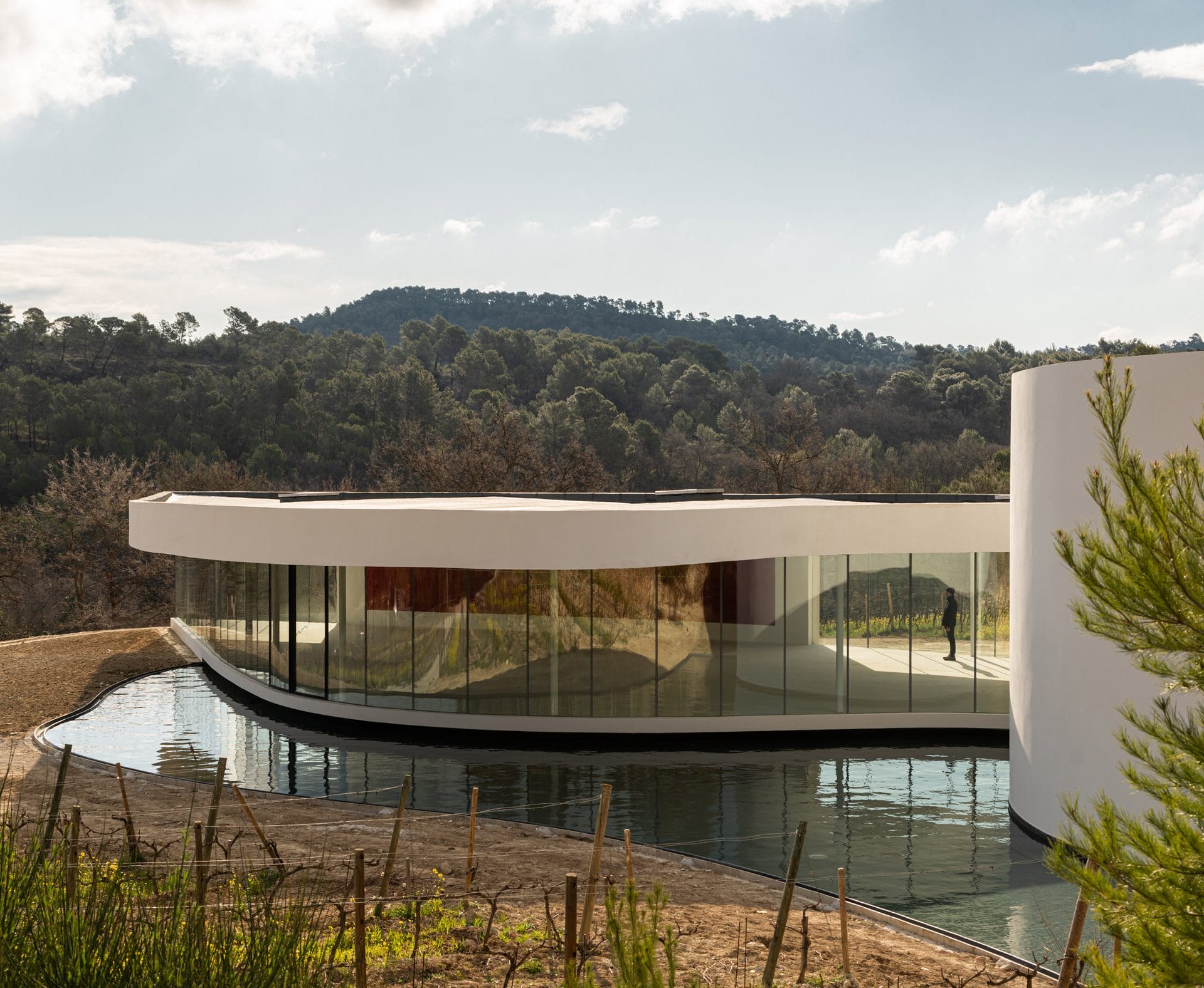 Oscar_Niemeyer_Designalive8