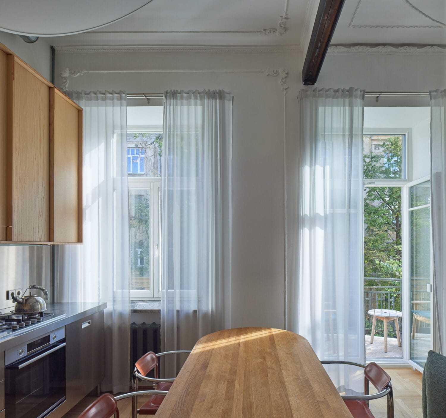 1_Plazma-Architecture-Studio-Vilnius-Apartment-Photo-Norbert-Tukaj-Yellowtrace-02-1500x1407_Design_Alive_