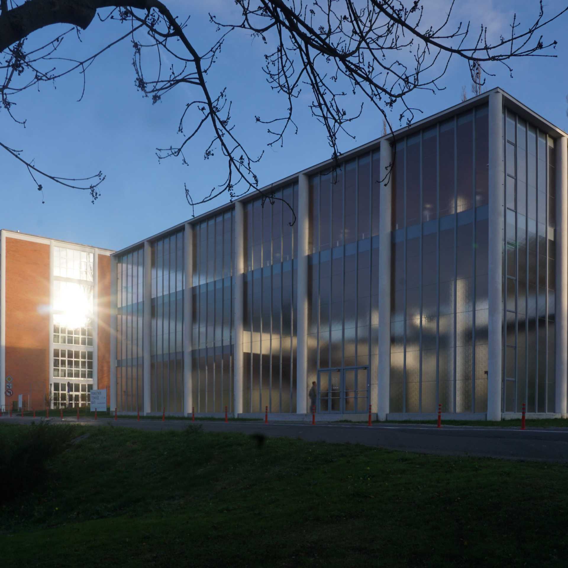 Pomnik-Tomasa-Baty_designalive-4