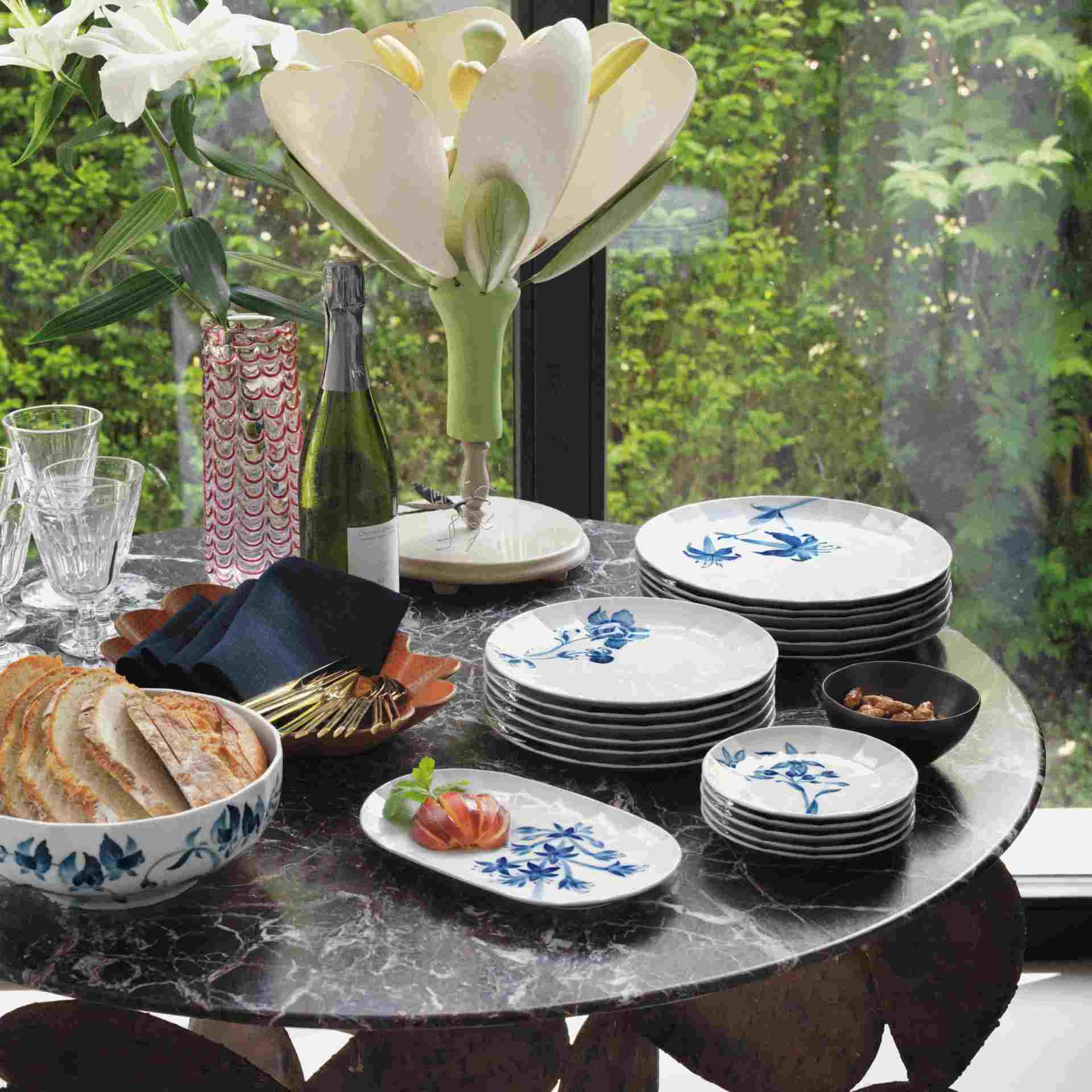 blomst_wouterdolk_studio_tablesettingwithplates_dish_bigbowl_tif