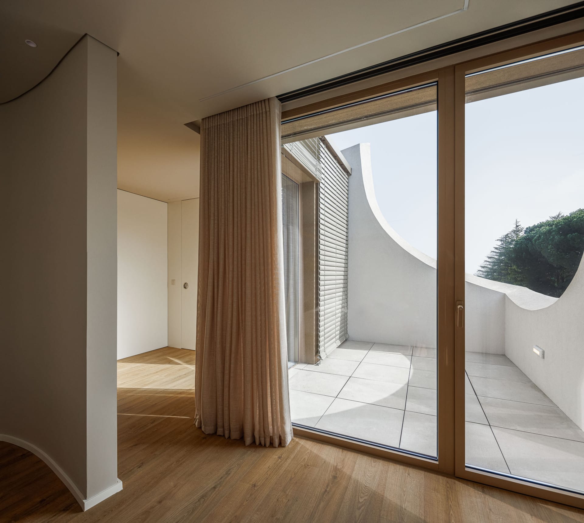 Casa Pateos de Petelas em Gondomar com Arquitectura Sandra Casinhas e fotografias de Ivo Tavares Studio