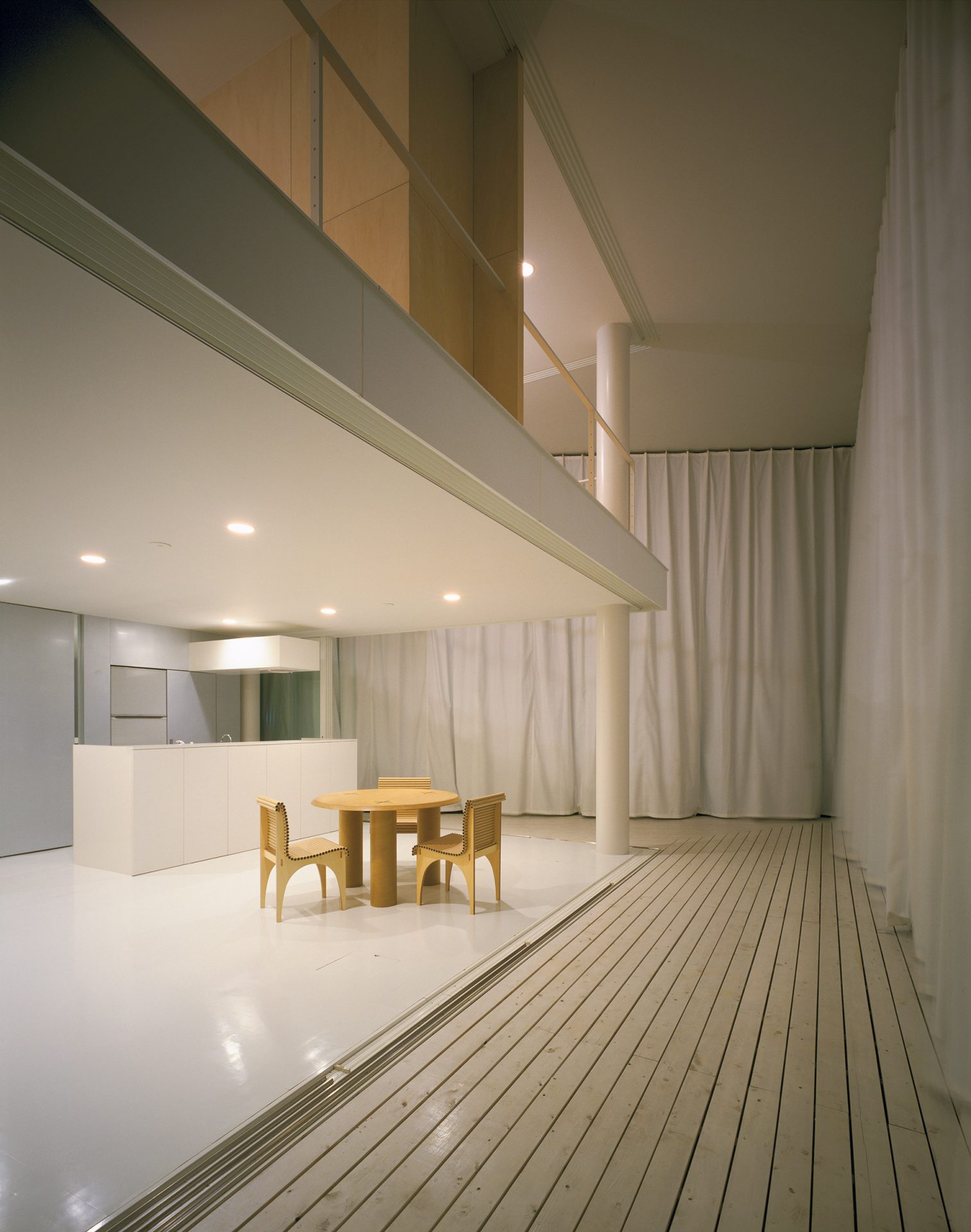 30shigeru-ban-curtain-wall-house-02