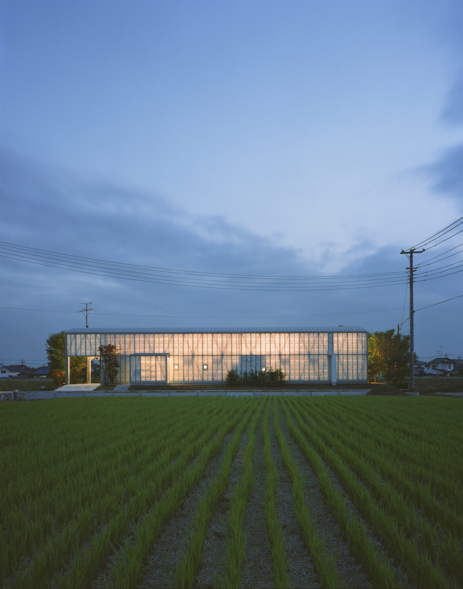 36shigeru-ban-naked-house-02