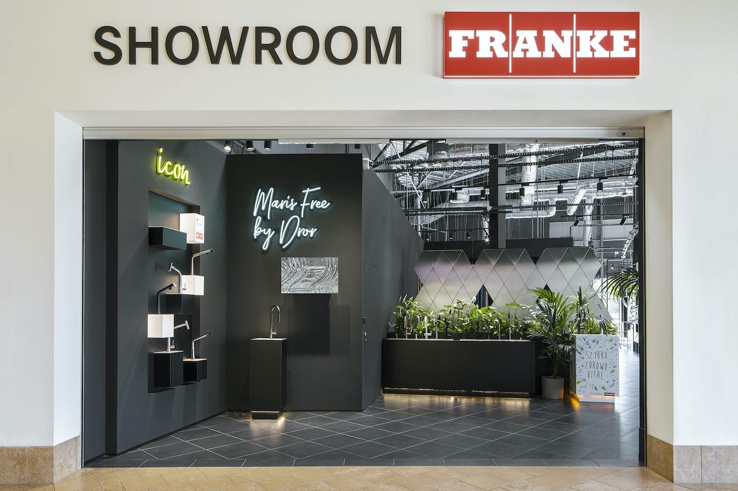 1-Showroom_Franke_Homepark_Janki_fot_Yassen_Hristov