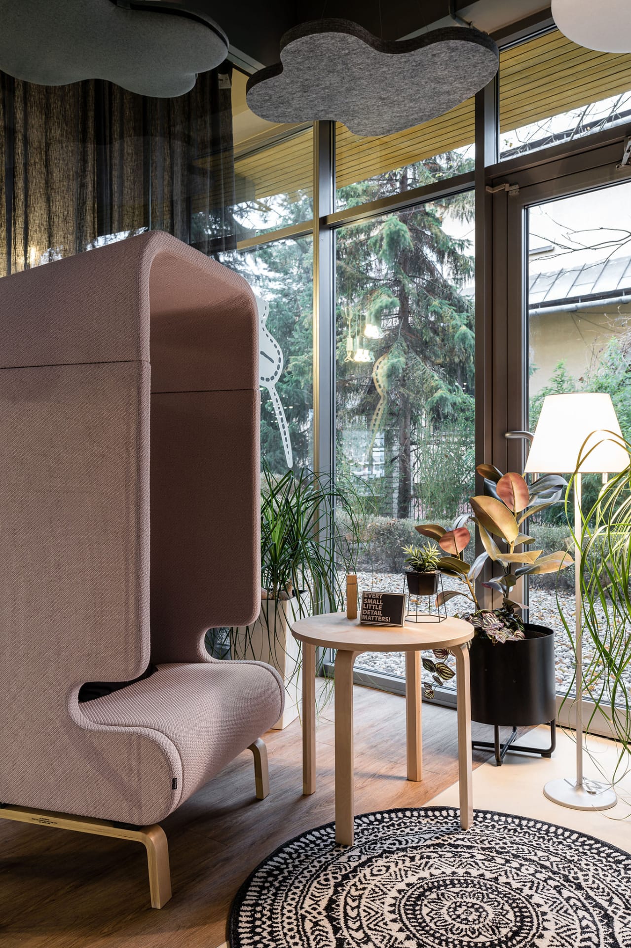 1_showroomy_kinnarps_designalive-2