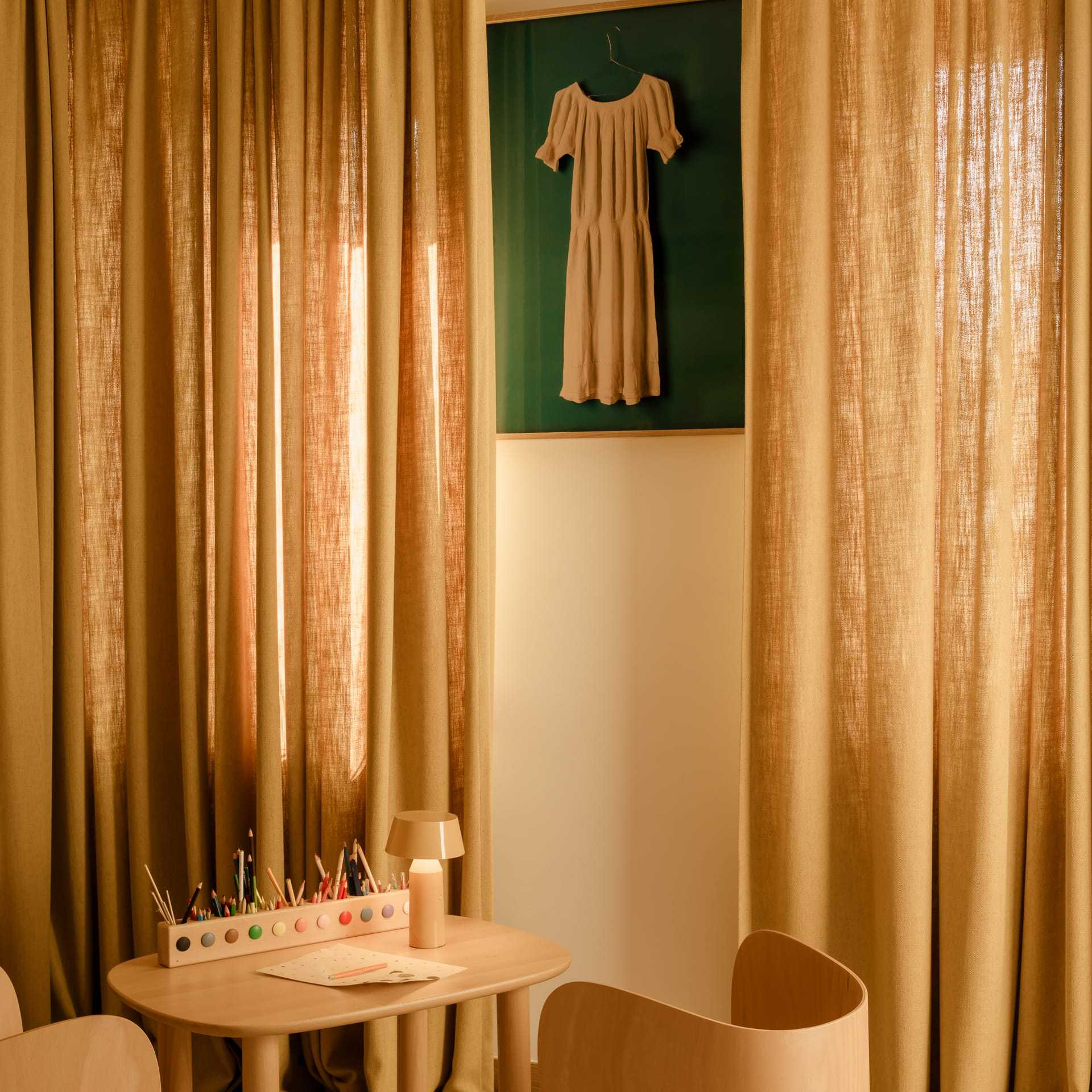 Studio_Iskry_dom_pelen_sztuki_designalive-18