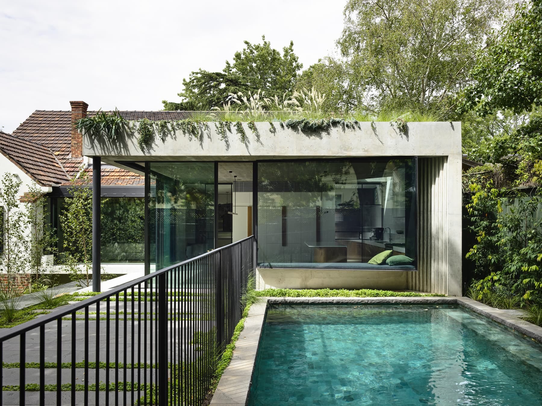 Taylor-Knights-Malvern-Garden-House-designalive-17