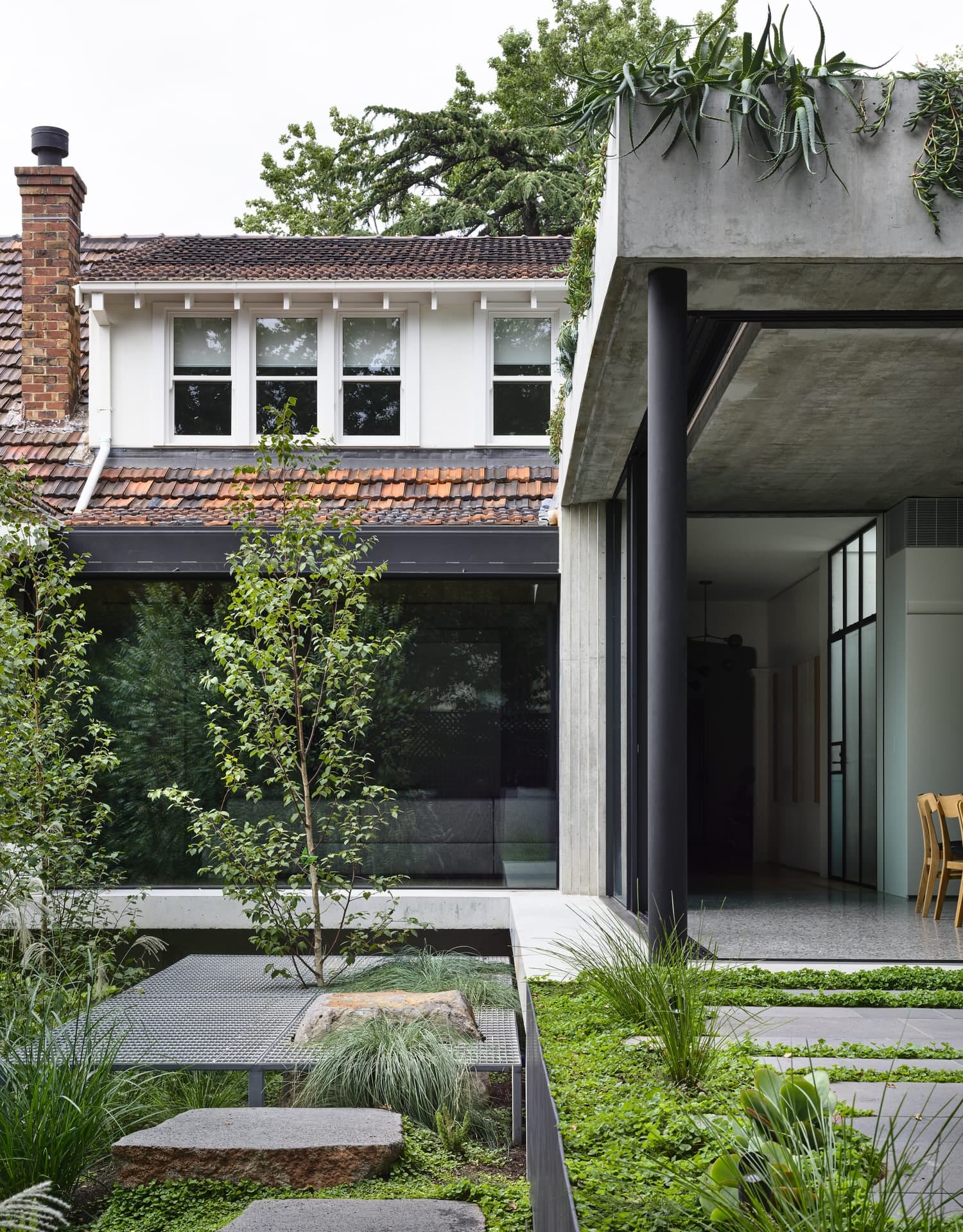 Taylor-Knights-Malvern-Garden-House-designalive-3