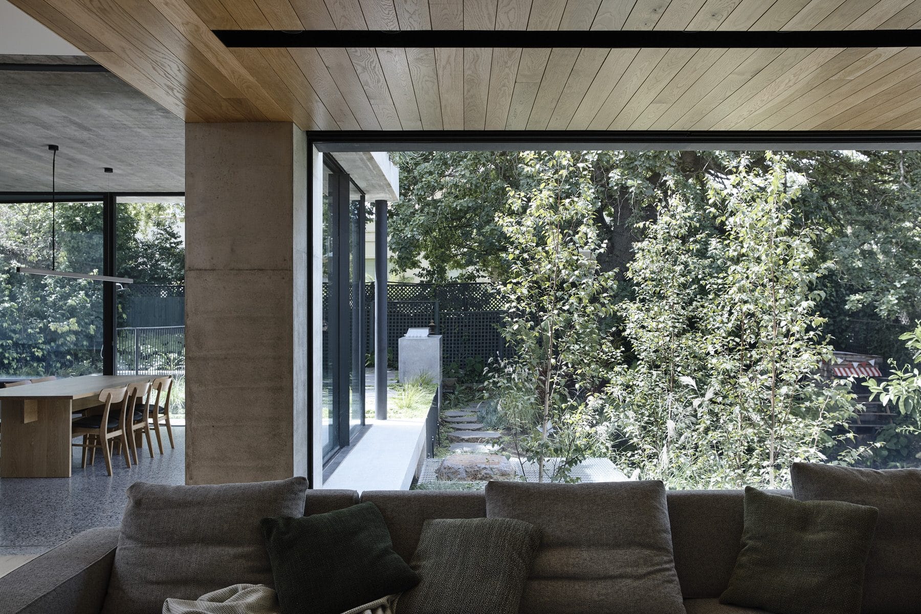 Taylor-Knights-Malvern-Garden-House-designalive-9