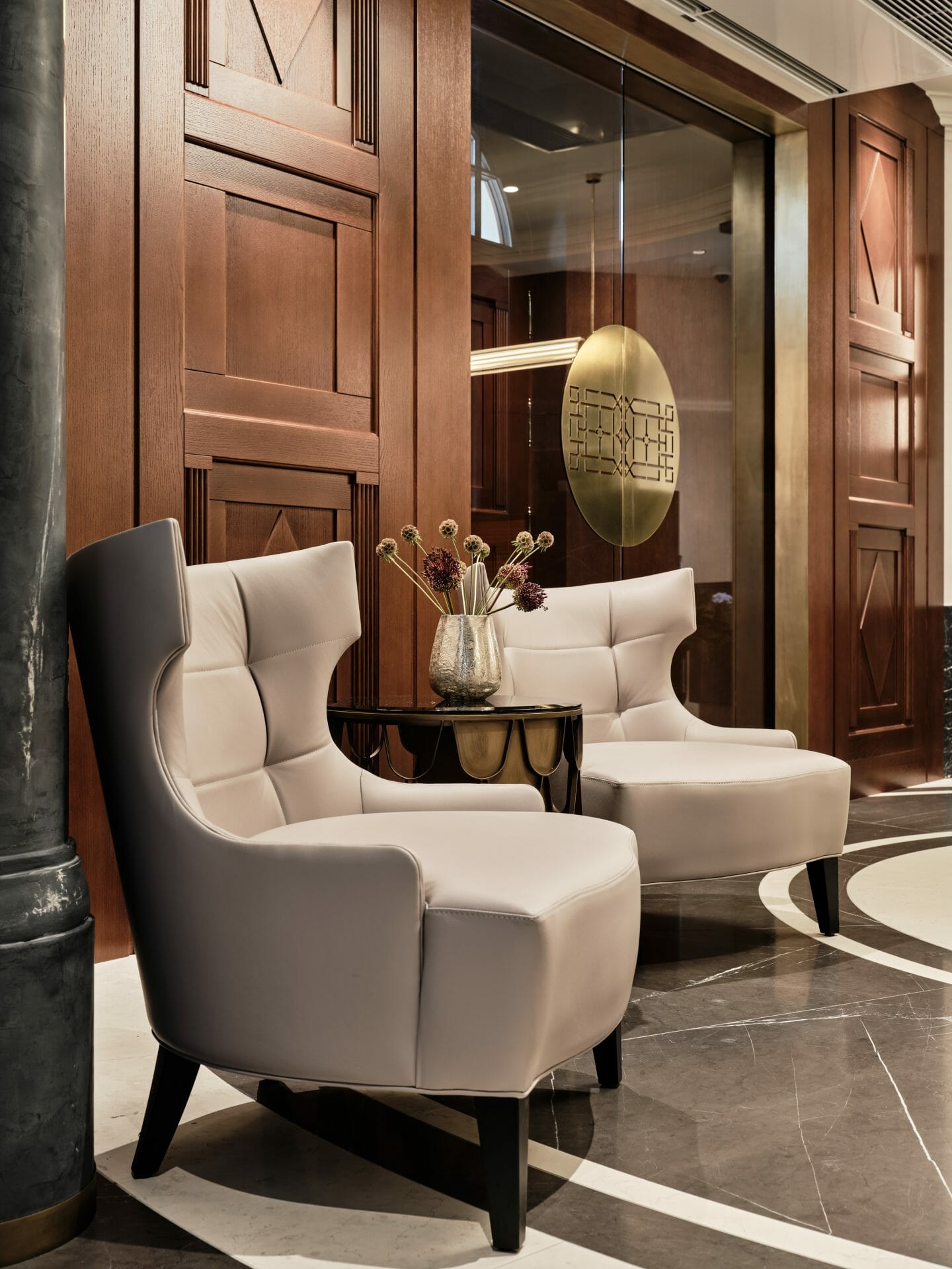 The_Crown_Design_Alive33