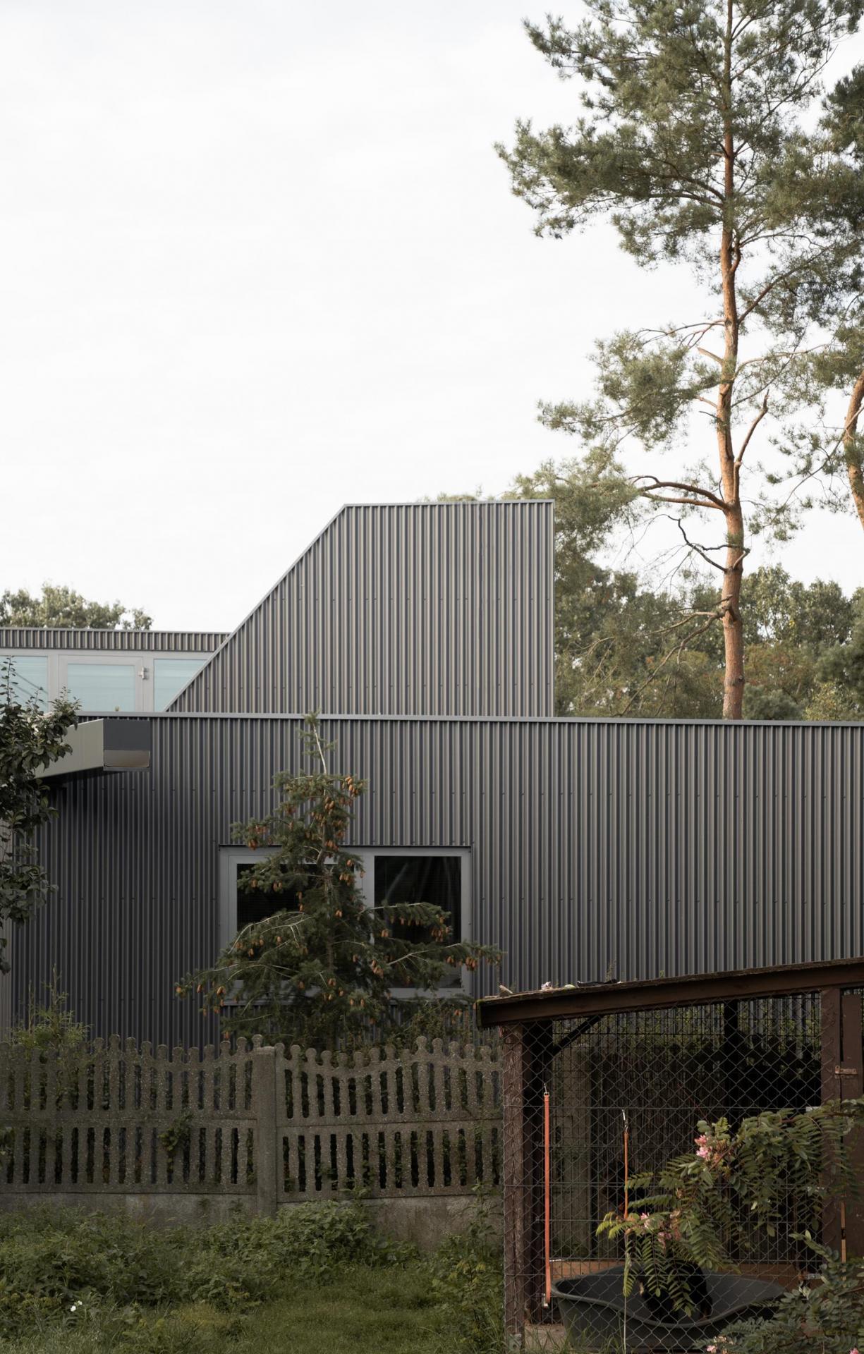 Ugo-Lake-House_designalive-10
