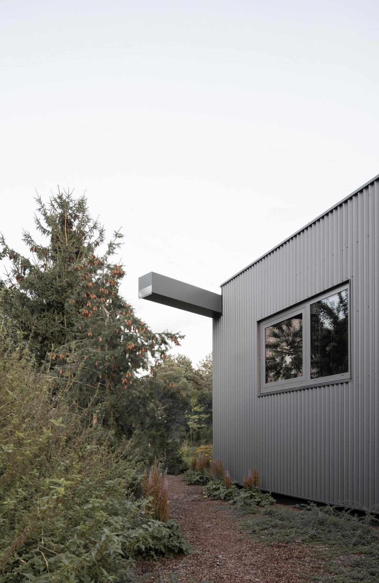Ugo-Lake-House_designalive-17