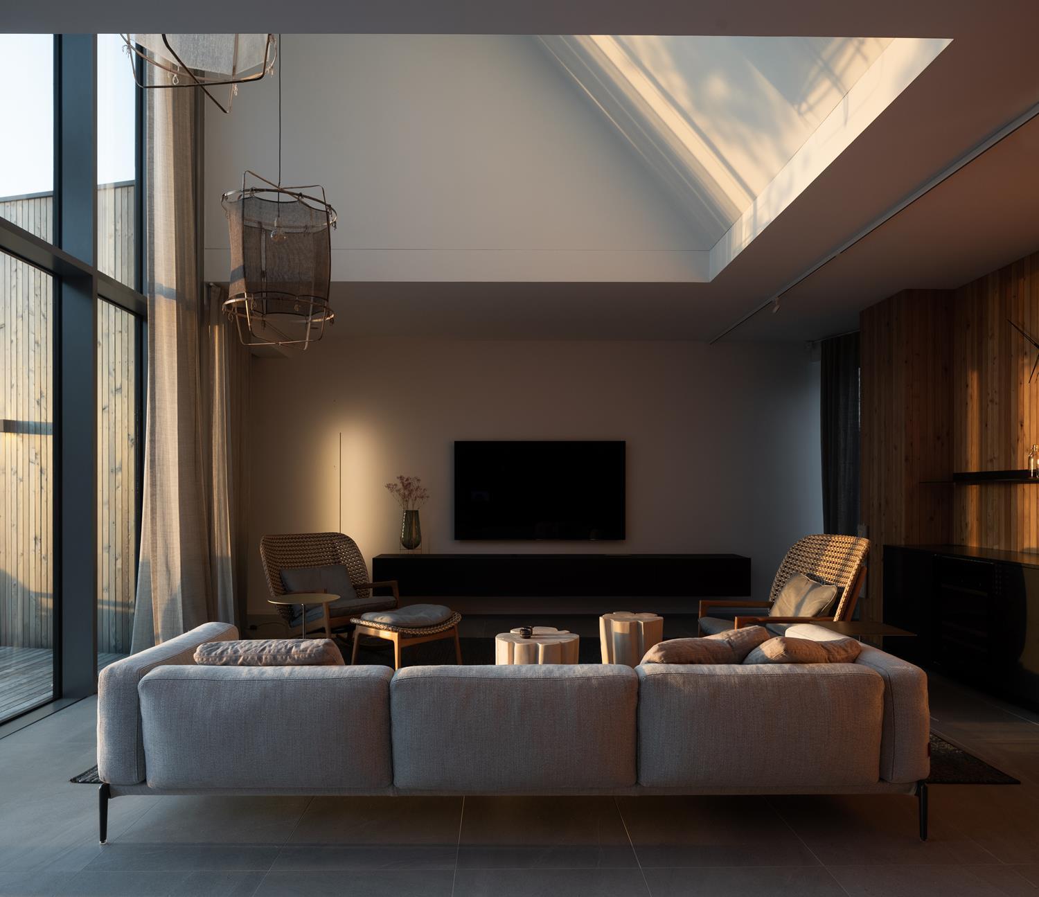 Ugo-Lake-House_designalive-3