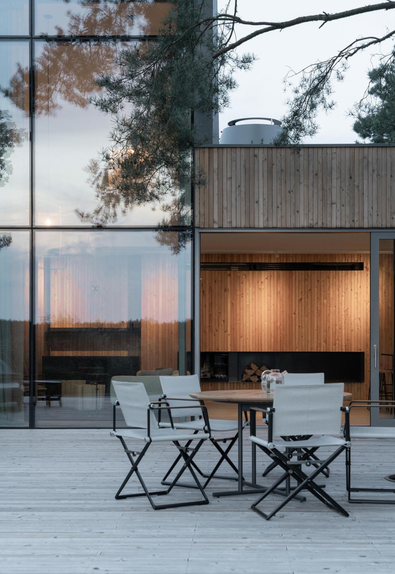 Ugo-Lake-House_designalive-5
