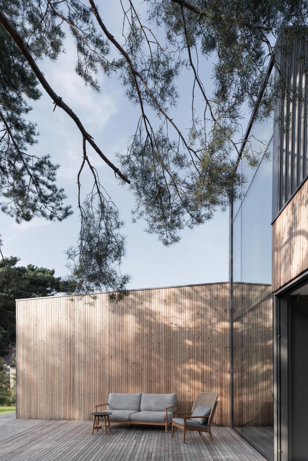 Ugo-Lake-House_designalive-8