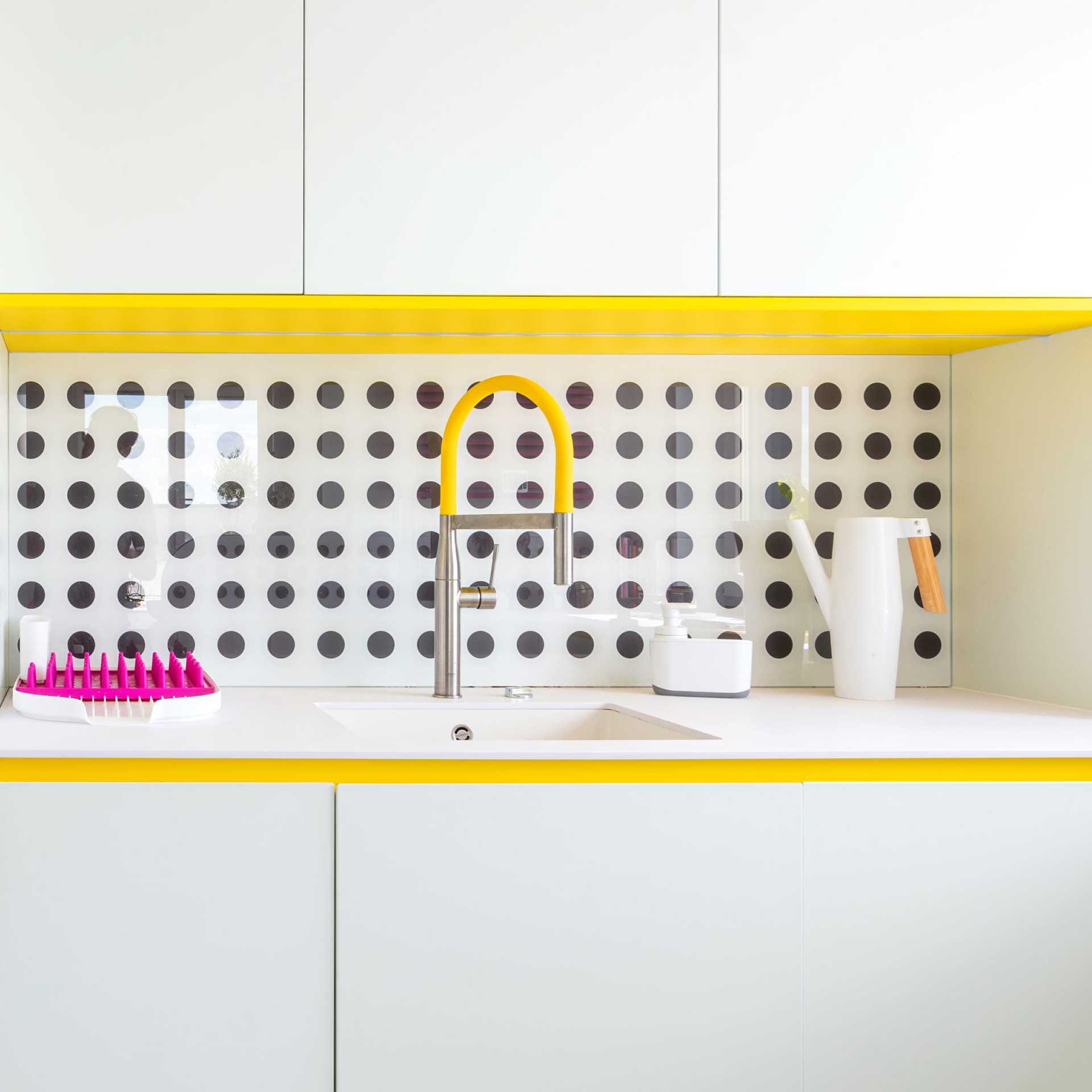 VERYHAPPYFLAT_Design_Alive_34