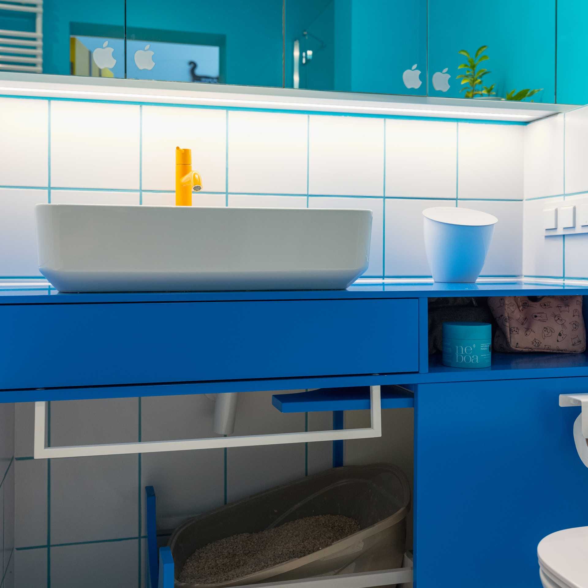 VERYHAPPYFLAT_Design_Alive_9