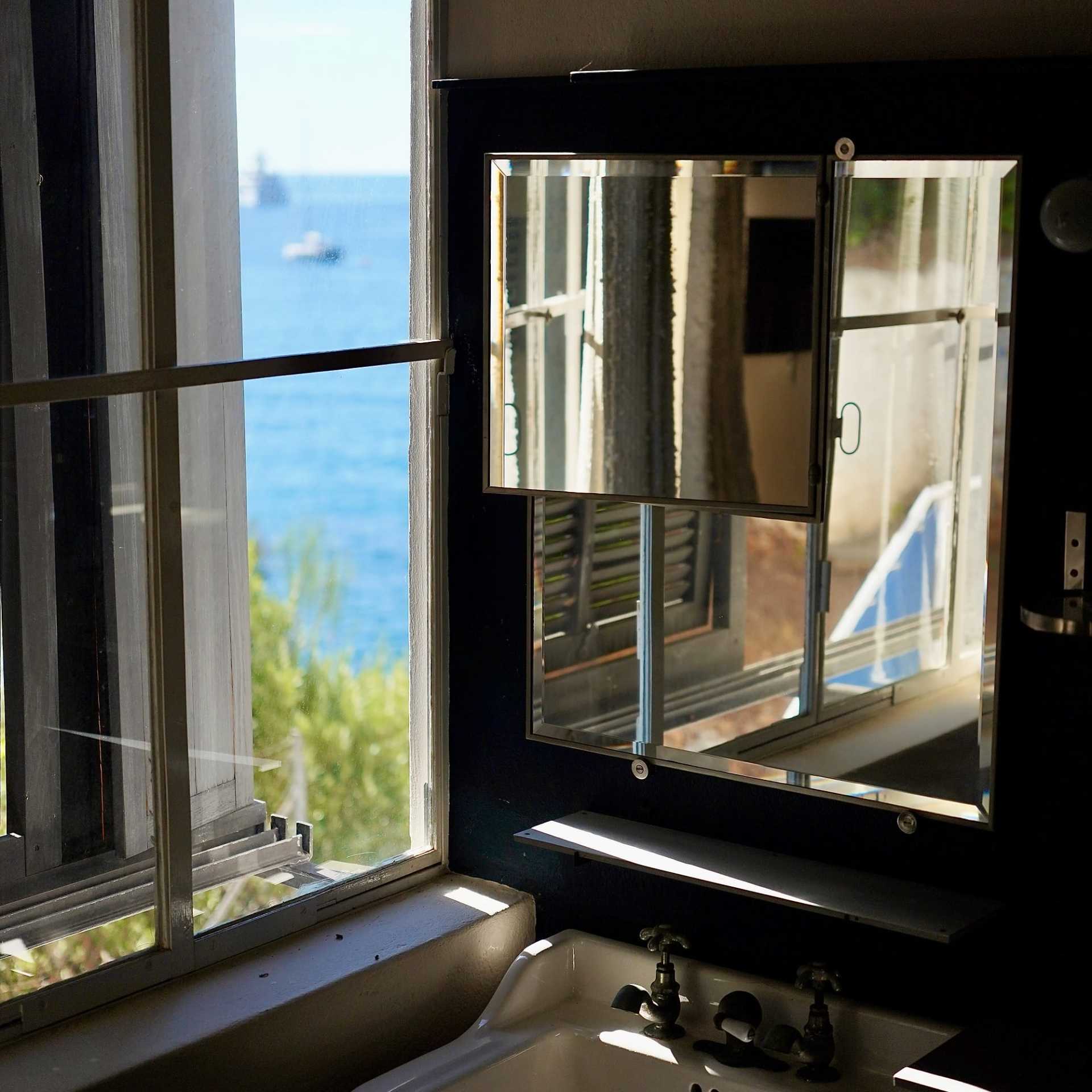 Villa_E-1027_Eileen-Gray_designalive-25