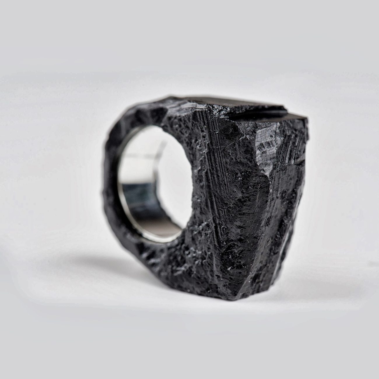 hochglance-coal-jewellery-designed-by-bro-kat-polish-job-exhibition