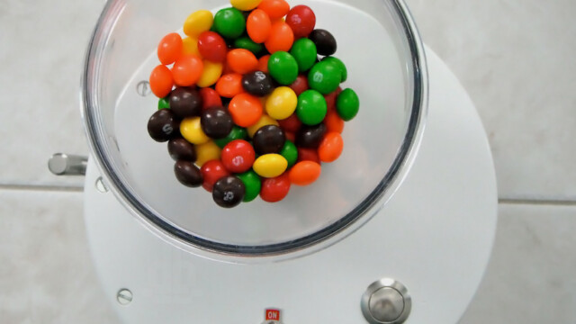 Skittles Sorting Machine: Maszyna dla zabawy