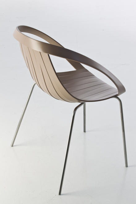 Do wyprodukowania Impossilble Wood Chair zastosowano technologię wtryskową. fot. Materiały prasowe